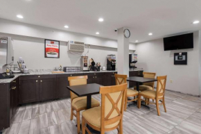 Hotels in Cerro Gordo County